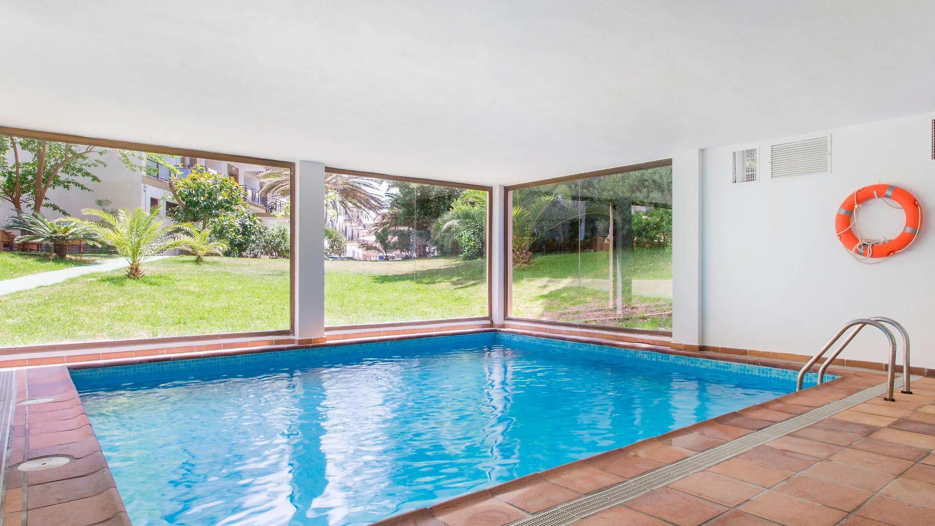 ***  קאלה ראטג'אדה Guya Wave Hotel (Adults Only) ספרד